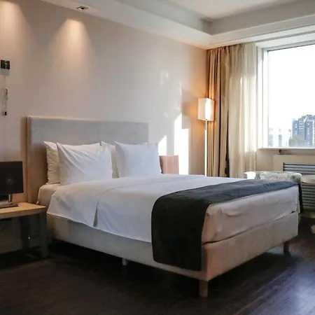 Готель By Ihg 4*