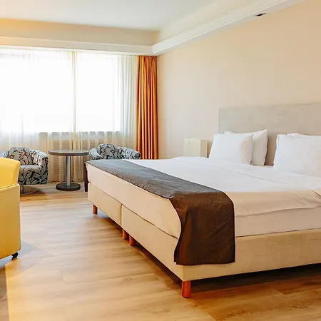 By Ihg Готель Белград