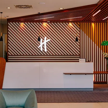 By Ihg Готель