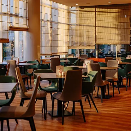 By Ihg 4*
